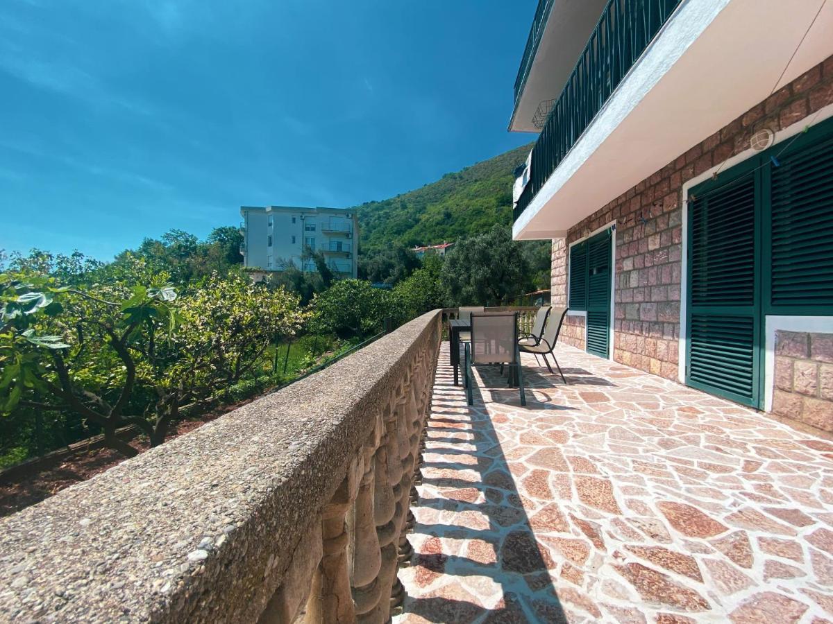 Apartments Krs Medinski Petrovac Exterior foto
